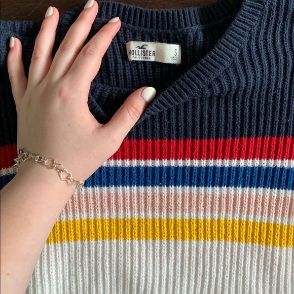 🦄 4/$40 Basic Hollister Knit Striped Sweater - Picture 4 of 5